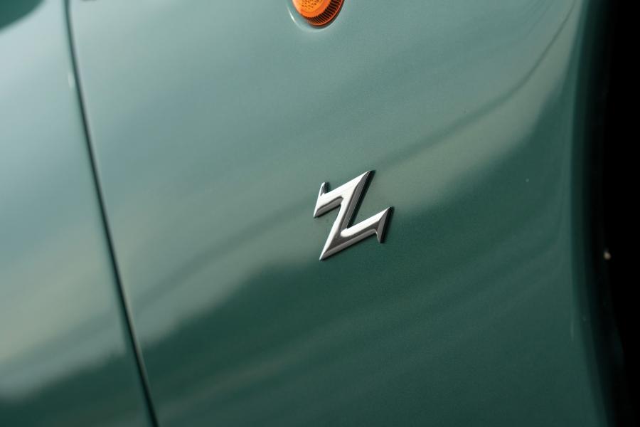 Логотип Aston Martin DB AR1 Zagato 2003 года  (NA) (фото 11 из 51)